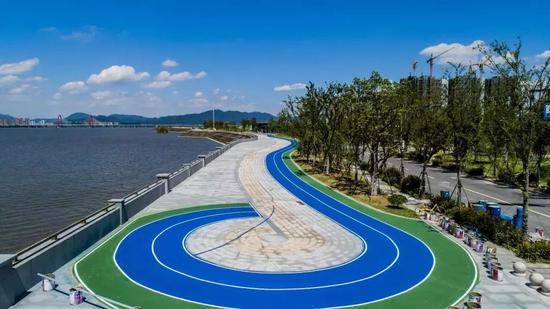 塑膠跑道多少錢 塑膠跑道多少錢